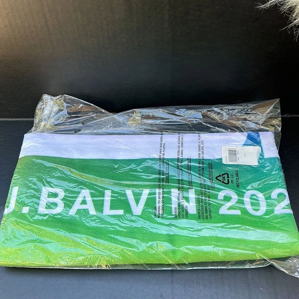 New GUESS x J Balvin SS 2020 Beach Towel Multi